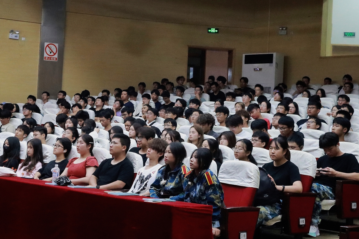 1728001303212859.jpg 1728001303212859.jpg