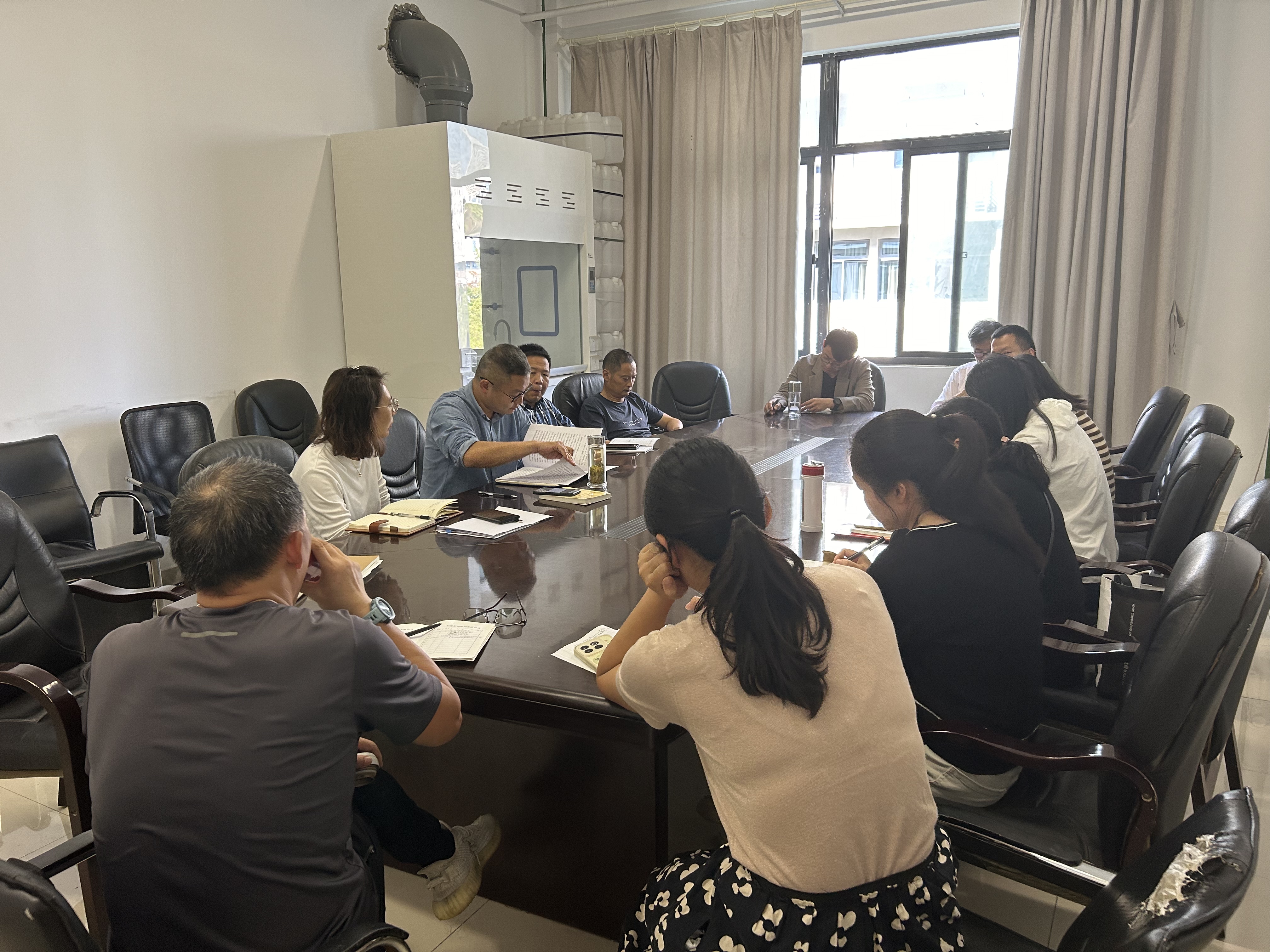 支部集中政治学习.jpg 支部集中政治学习.jpg