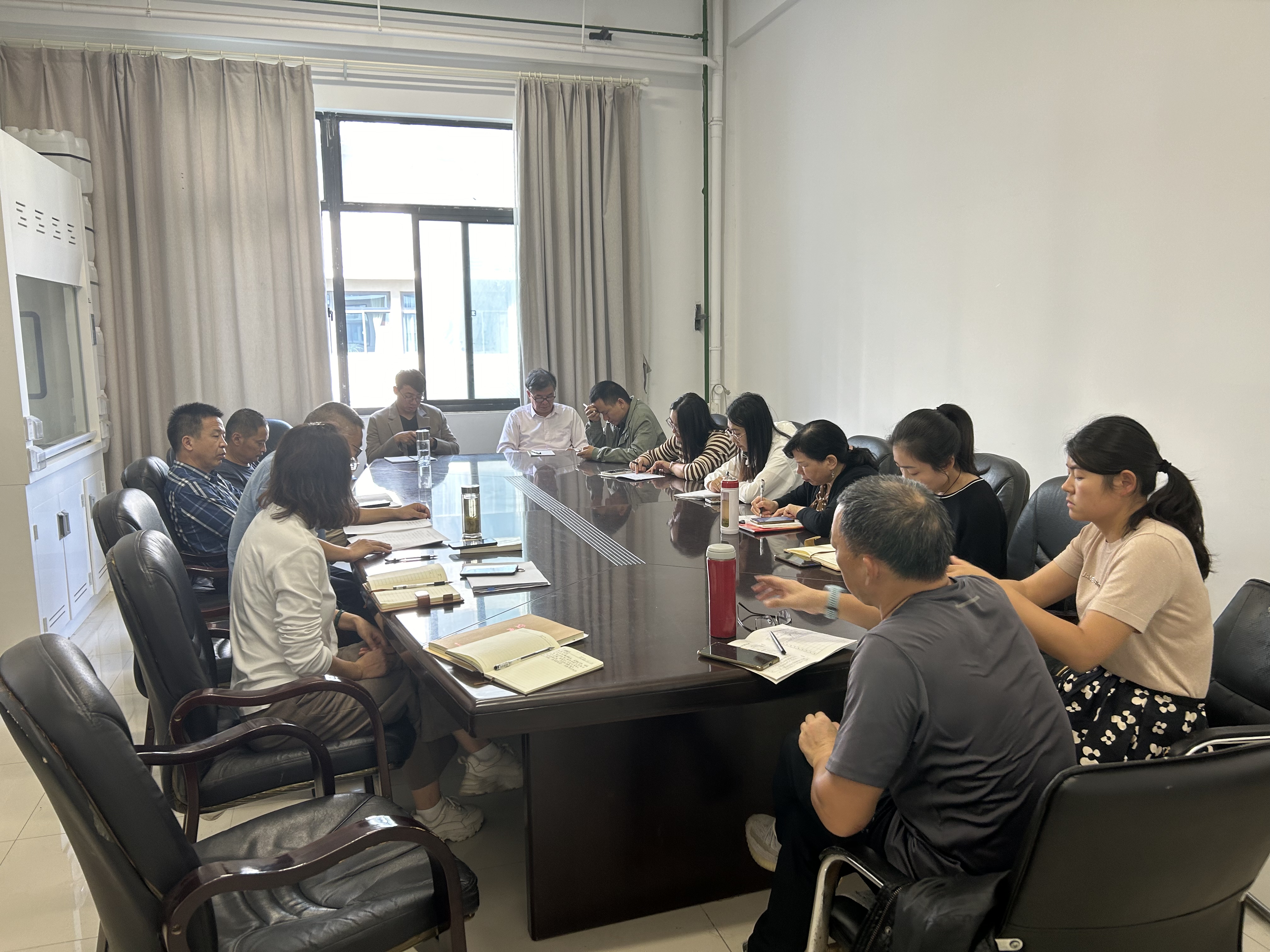 支部集中政治学习1.jpg 支部集中政治学习1.jpg