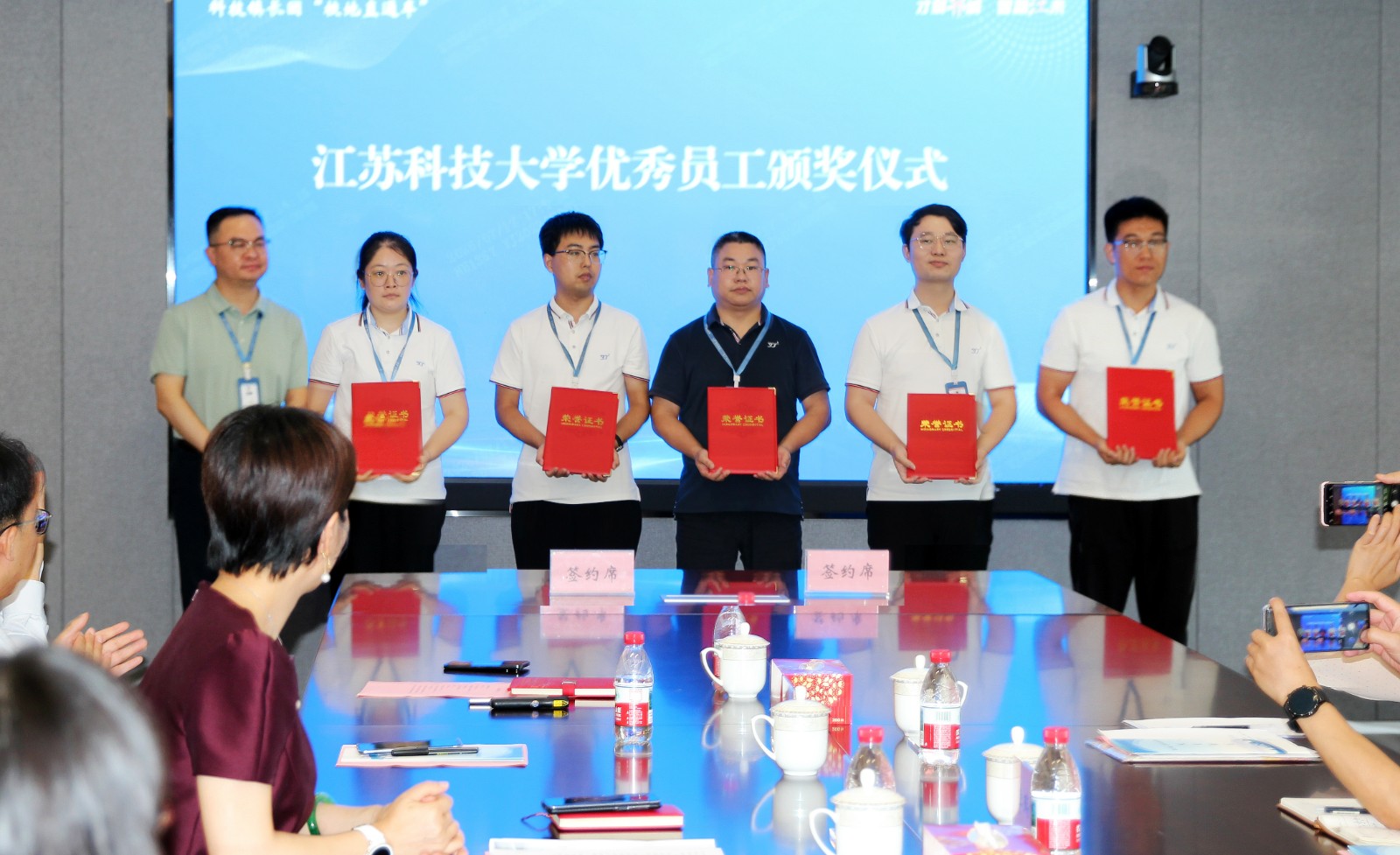 1752825734315384.jpg 颁奖(1).jpg